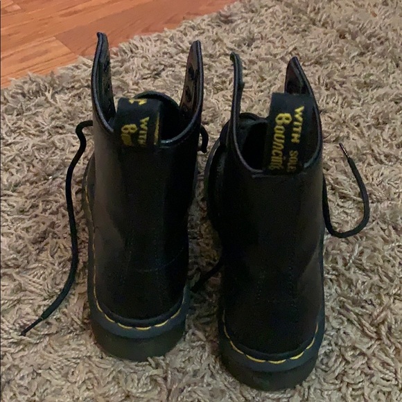 Used 1460s Doc Martens in Smooth Leather - Picture 2 of 4